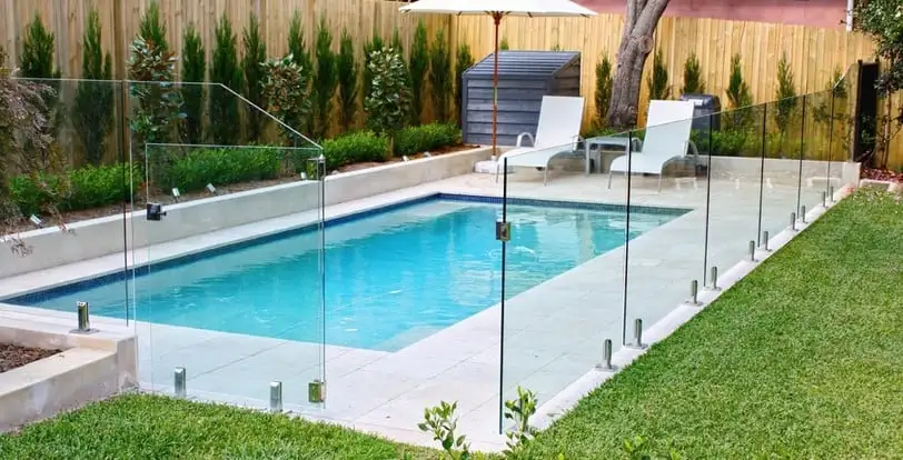 Fence Your Pool With Glass